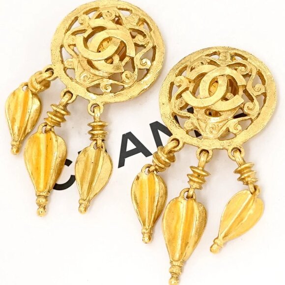 CHANEL CC Logos Round fringe Clip-On Earrings Gold Tone 95A Auth w/Box #22400 - Picture 1 of 6